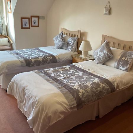 Ronaldsvoe Bed And Breakfast Fort William Bagian luar foto