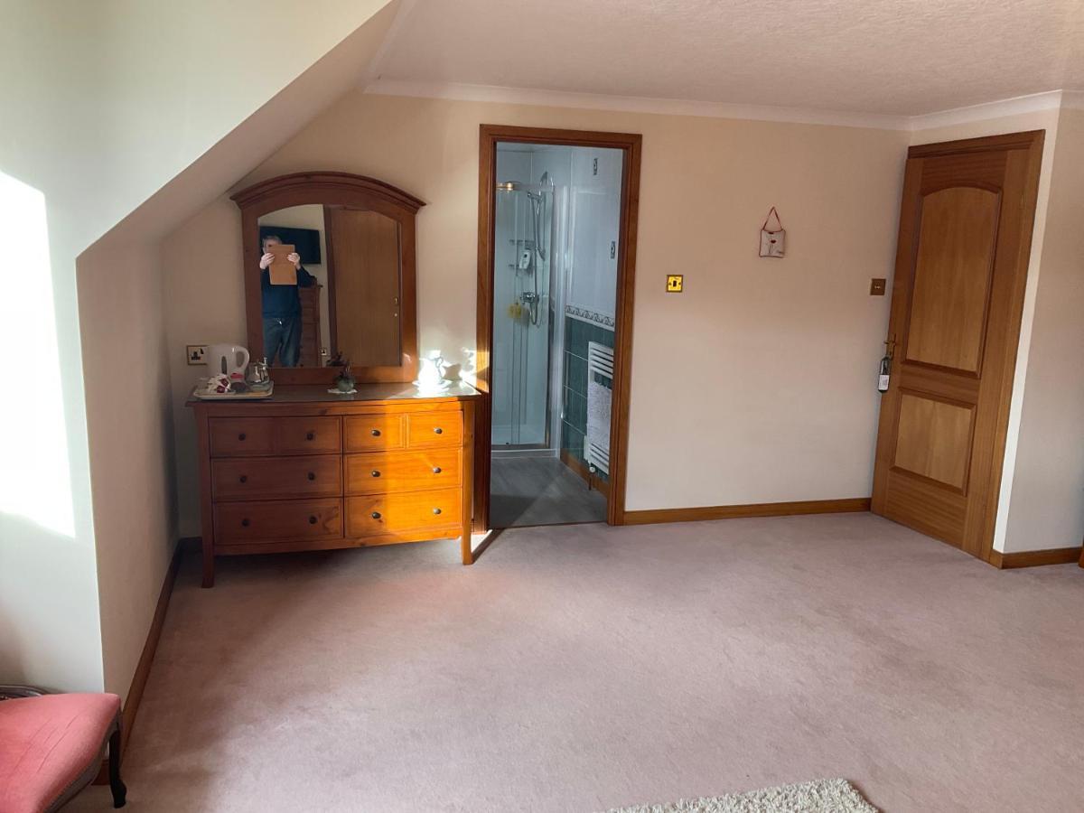 Ronaldsvoe Bed And Breakfast Fort William Bagian luar foto